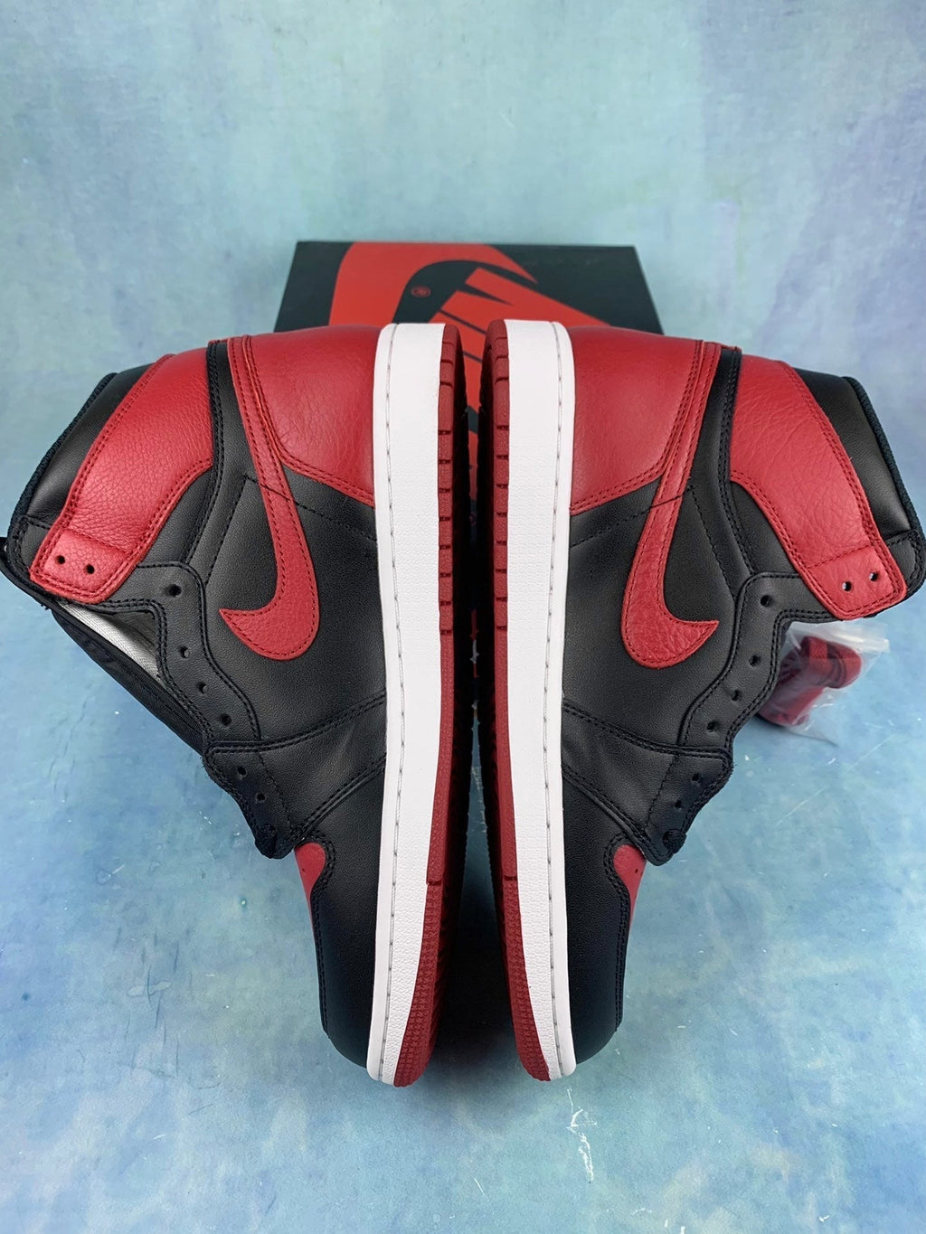Air Jordan 1 High Banned Black/Red 555088-001 Unisex Sneakers