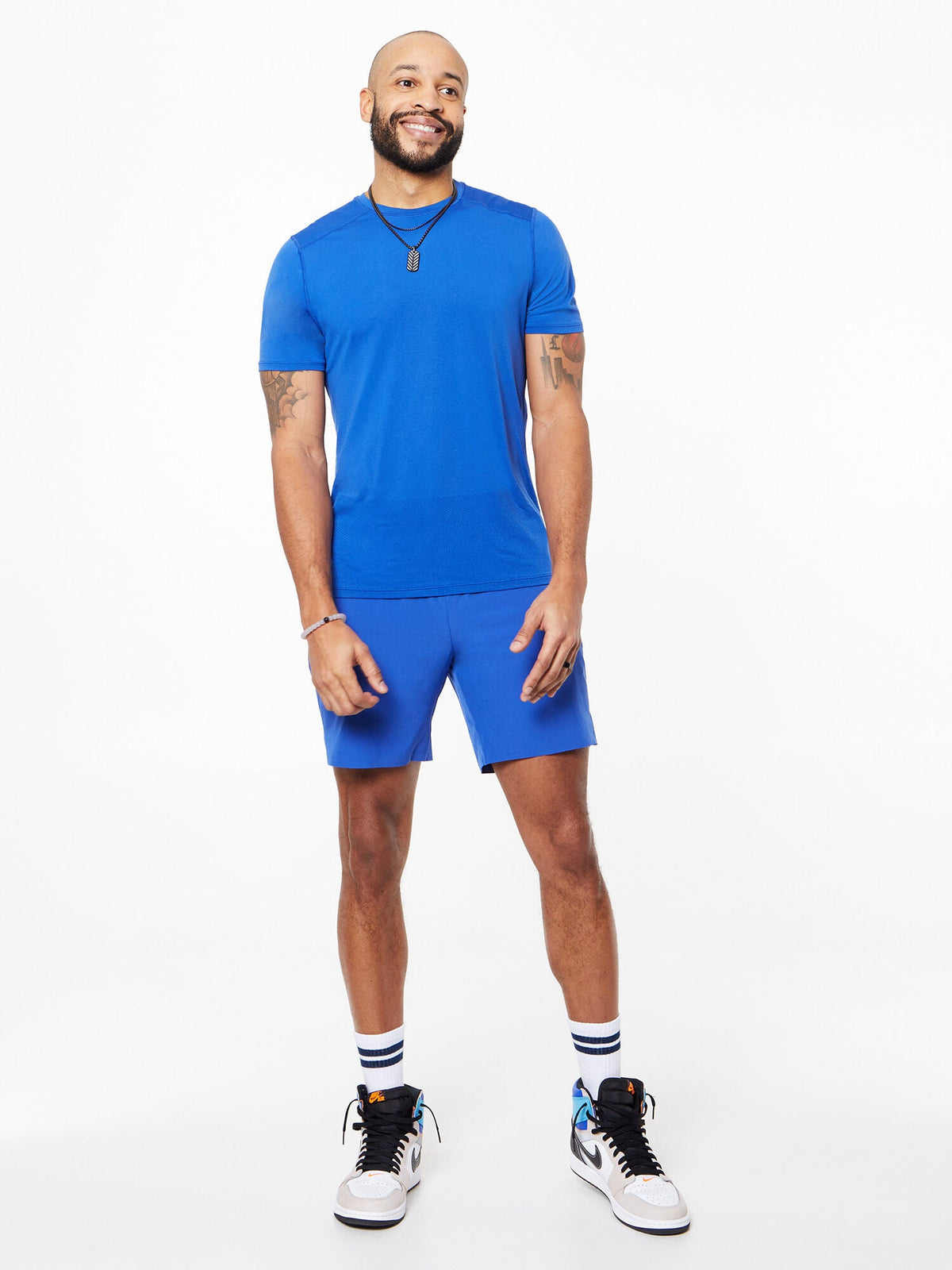 BREEZE SEAMLESS TEE