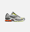 ProGrid Triumph 4 Highsnobiety – Men's Running Shoe in Silver
