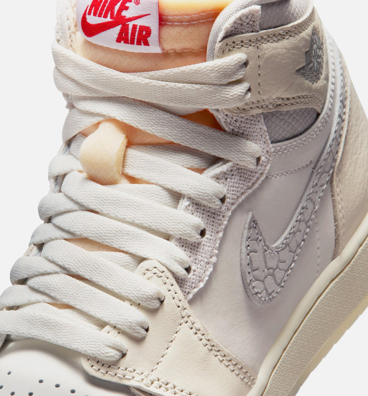 Air Jordan 1 Retro High OG 'Sail' Grade School - Sail/University Red/Pale Ivory/Coconut Milk/Phantom