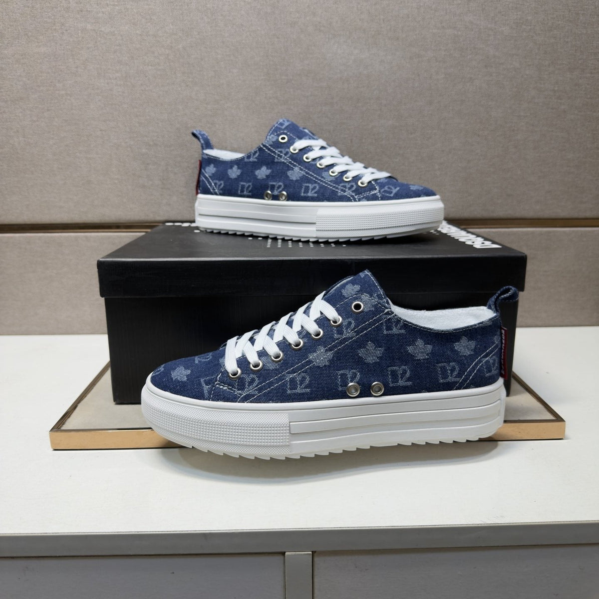 Dsquared2 Men's Navy Blue Patterned Sneakers