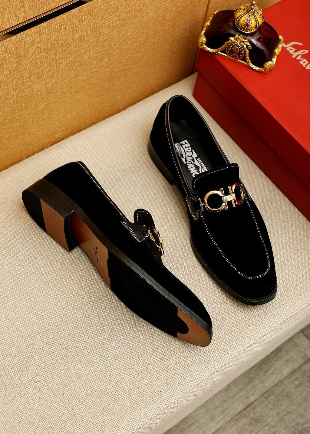 Ferragamo Black Metal-Accent Loafers - Black Textured Upper