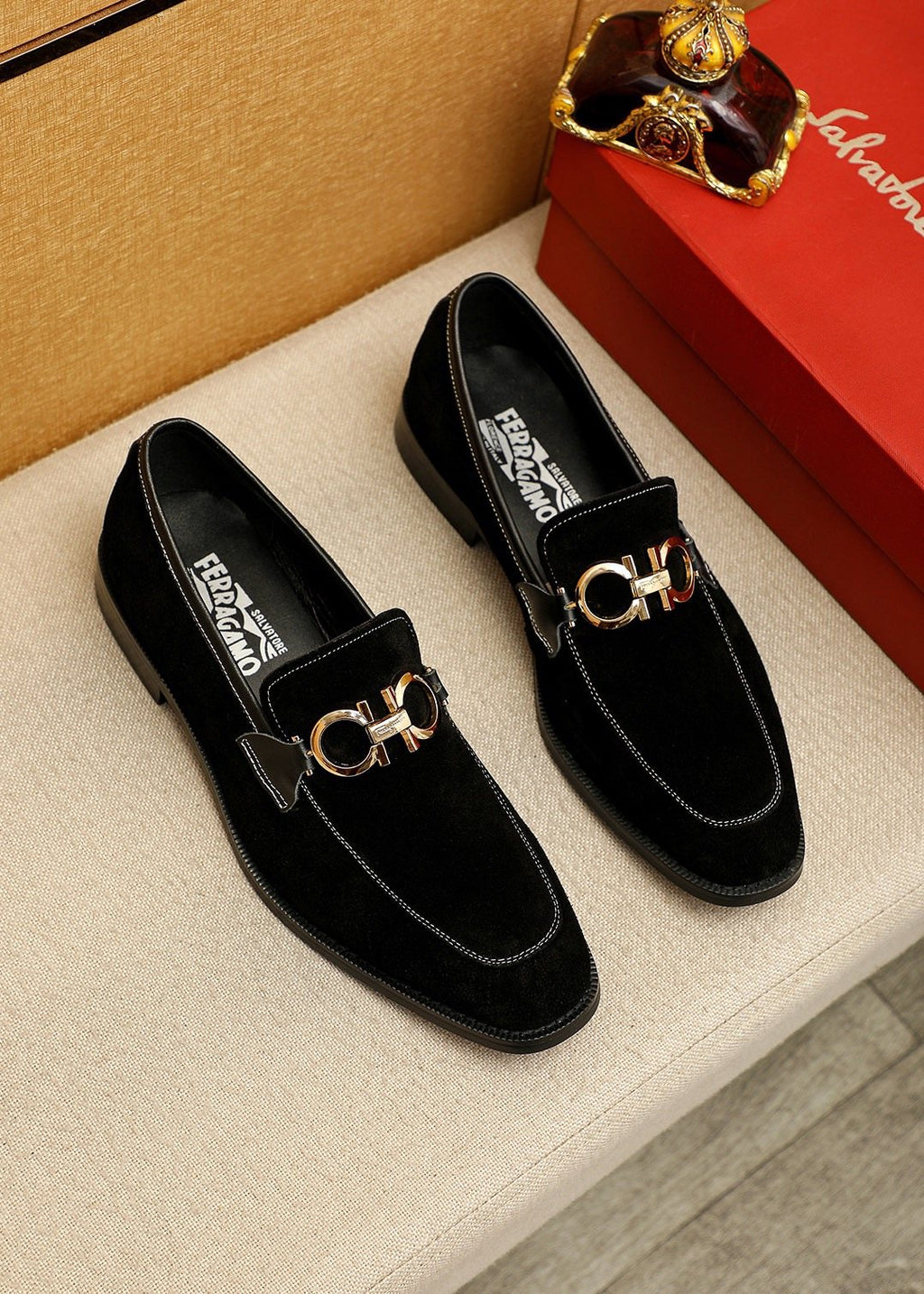 Ferragamo Black Metal-Accent Loafers - Black Textured Upper