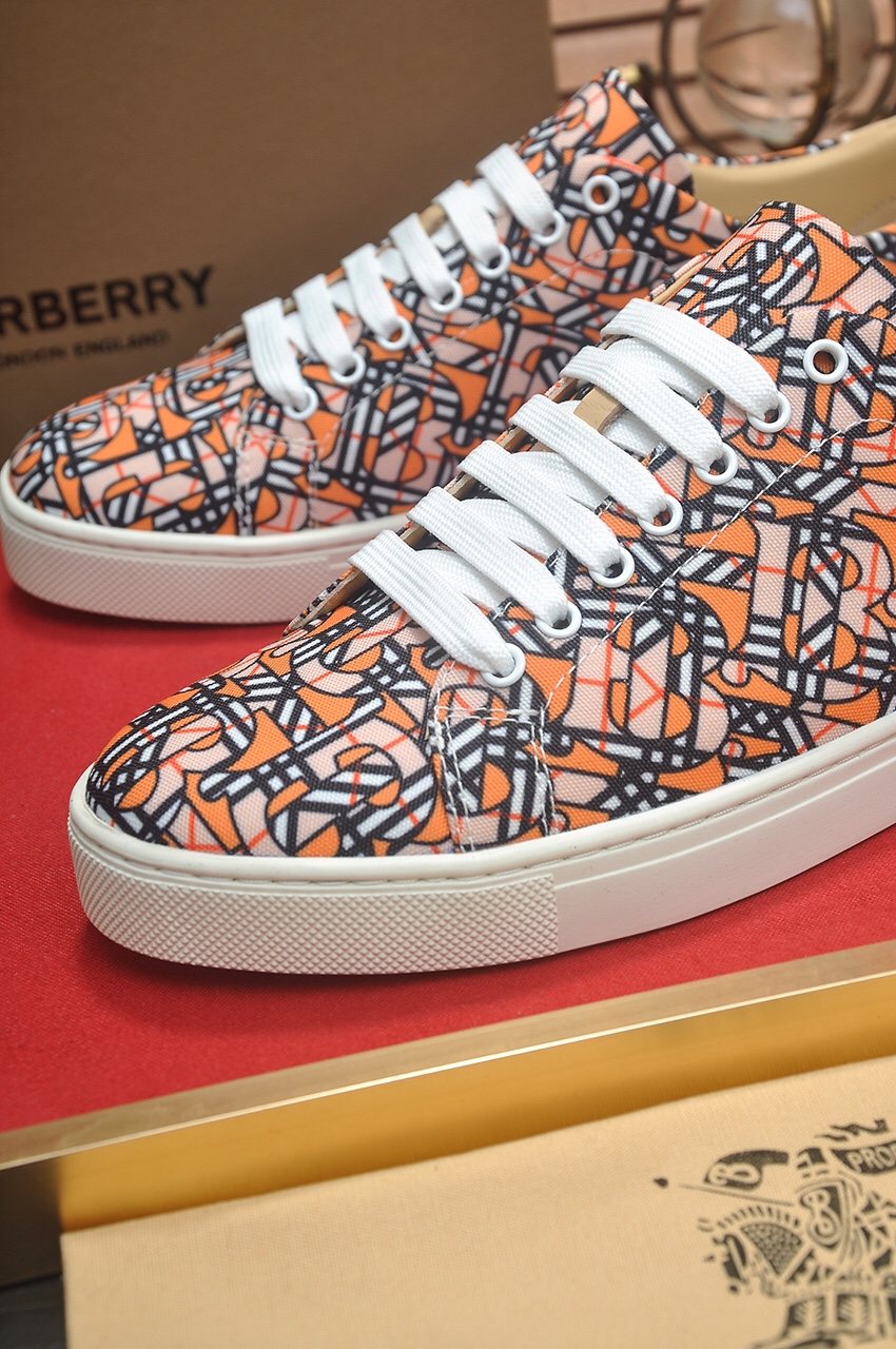 Burberry Orange Geometric Low-Top Sneakers