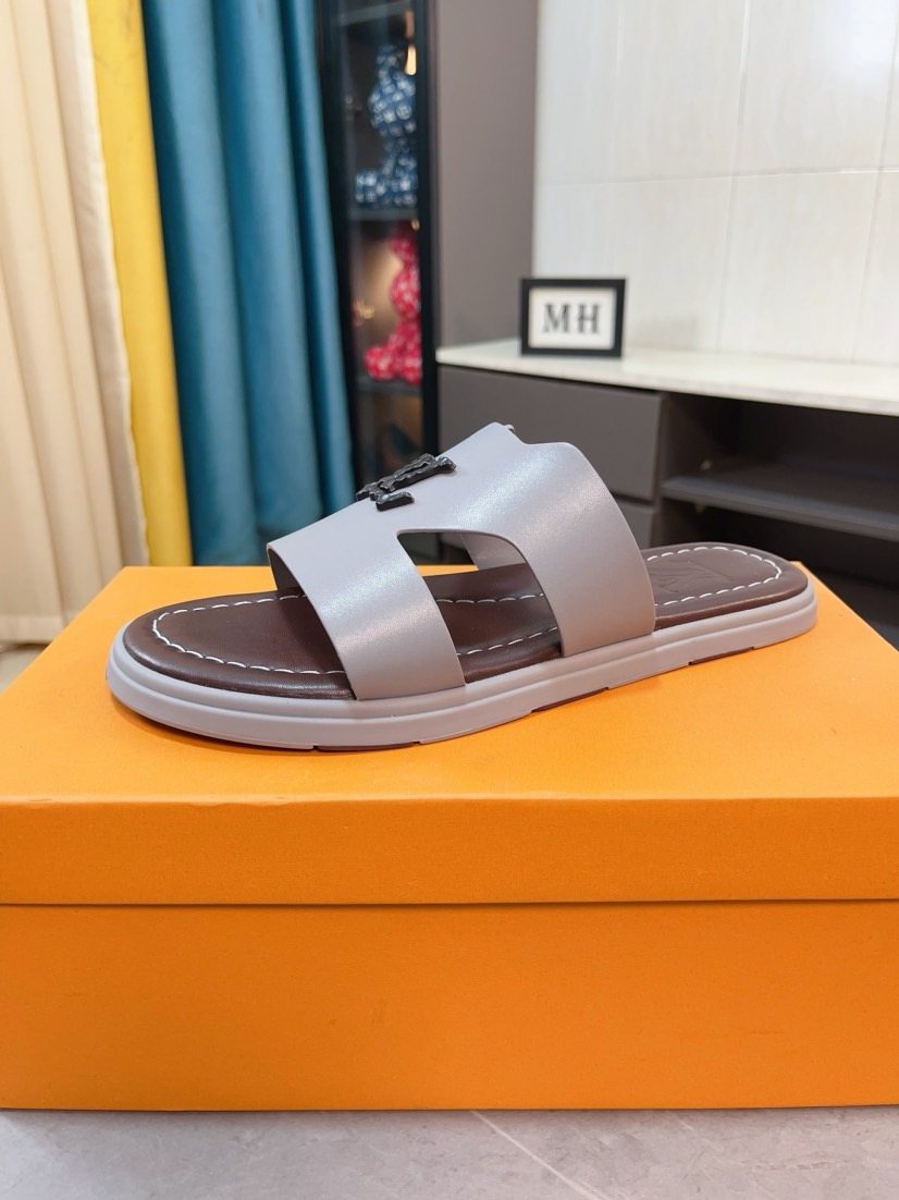 Louis Vuitton Men's Logo-Pattern Slide Sandals